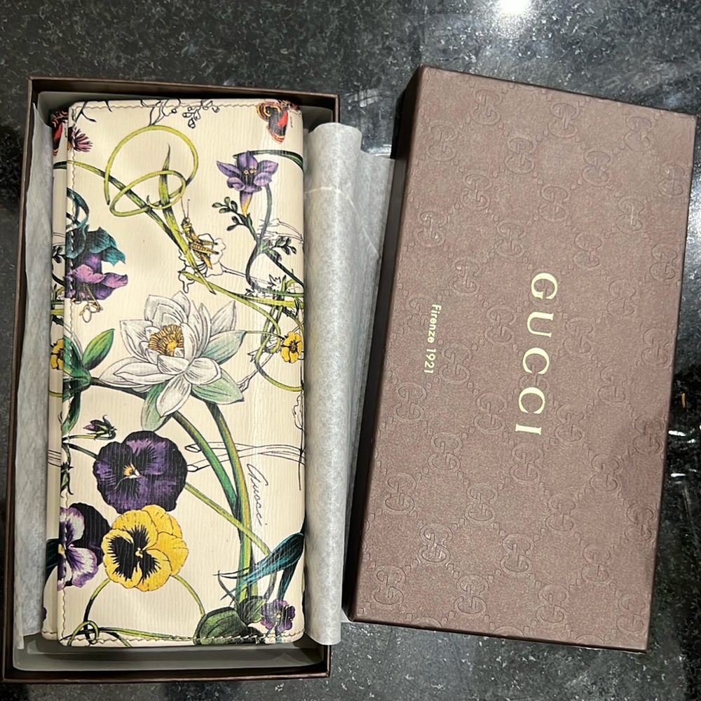 Gucci wallet